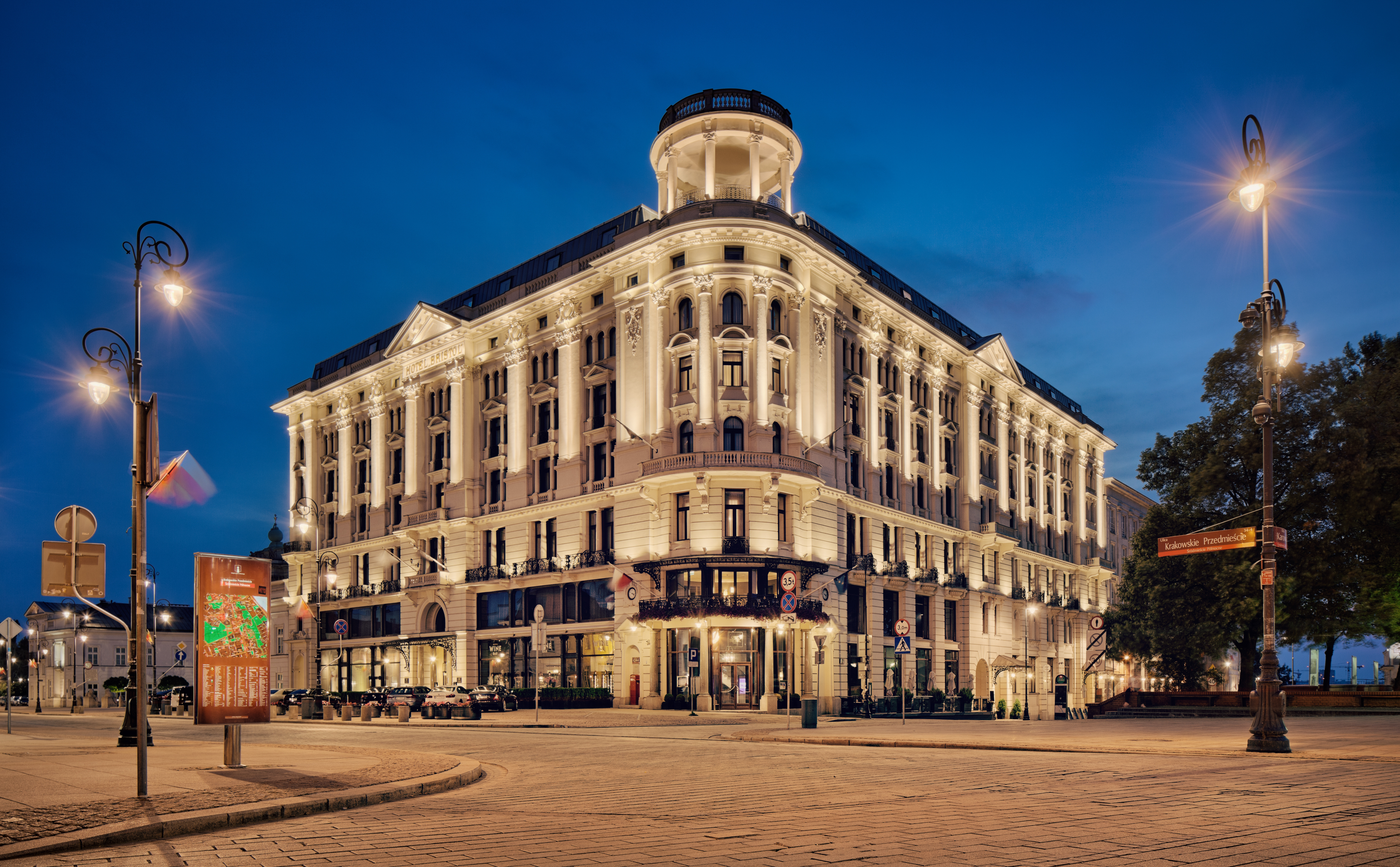 Warszawa nocą